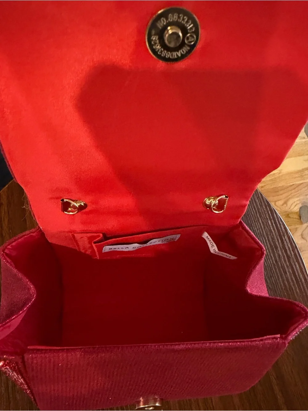 Sparkling Red Crystal Wristlet Clutch ❤️❤️ Very Elegant! 🌹